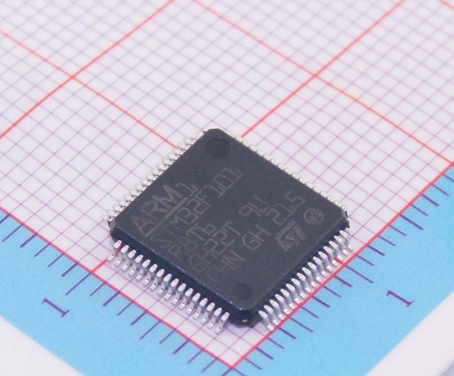 STM32F101R8T6 LQFP-64 64KB Flash 32位ARM微控制器 制造商: STMicroelectronics 产品种类: ARM微控制器 - MCU RoHS: 符合RoHS 详细信息 核心: ARM Cortex M3 数据总线宽度: 32 bit 最大时钟频率: 36 MHz 程序存储器大小: 64 kB 数据 RAM 大小: 10 kB 片上 ADC: Yes 工作电源电压: 2.